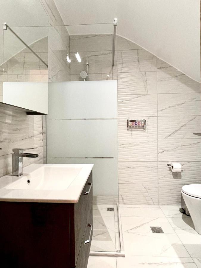 Emerald Luxury Apartments - Ath Airport Spáta 外观 照片
