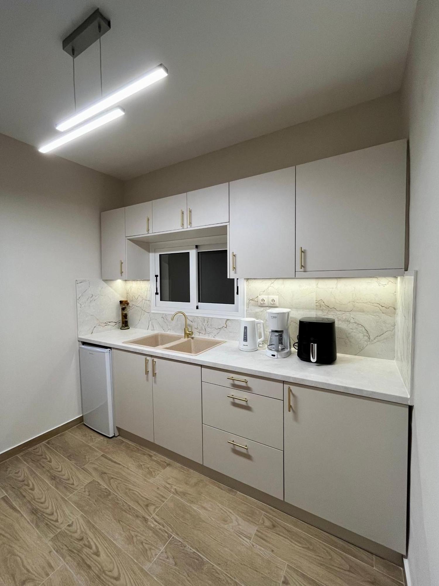 Emerald Luxury Apartments - Ath Airport Spáta 外观 照片